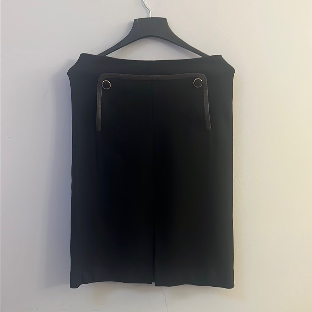 Tory Burch - Elegant Chic Black Skirt with Gold Accents size M